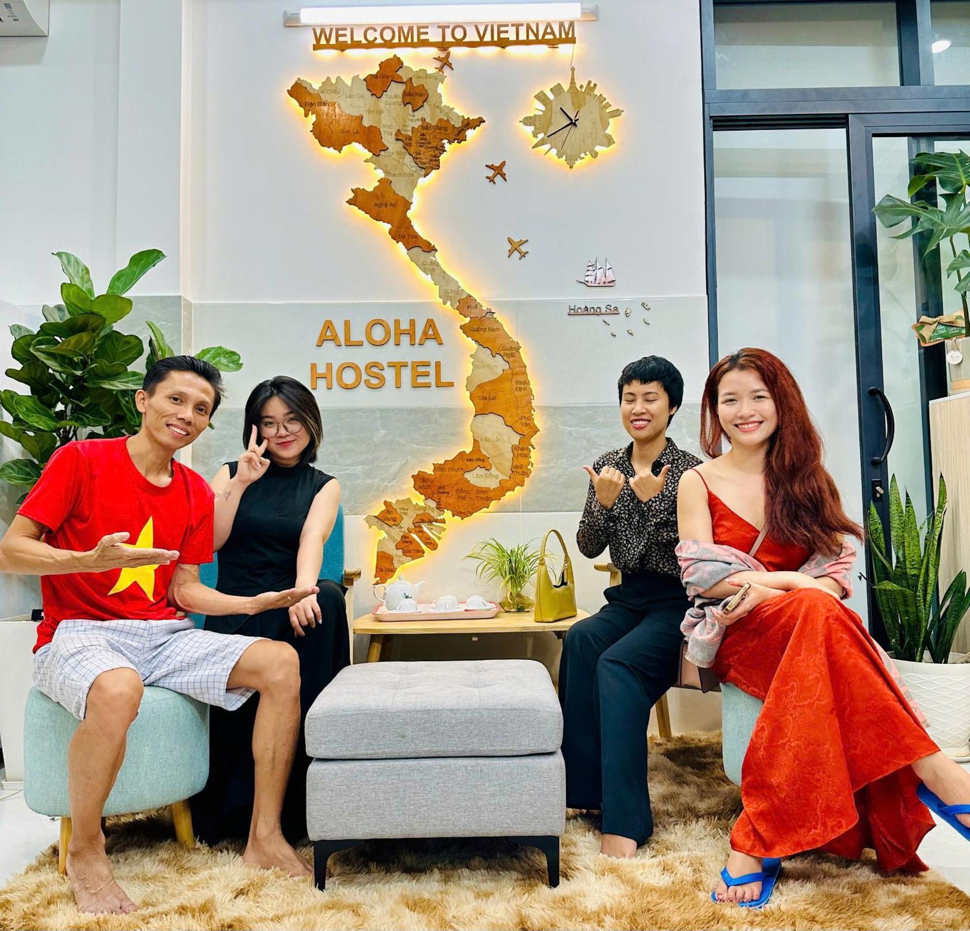 הו צ'י מין סיטי Aloha Saigon Premium Hostel By Local Travel Experts - Newly Opened, Less-Touristy Location, Spacious Rooms, Glass Shower Bathroom, Free Breakfast & Walking Tour מראה חיצוני תמונה