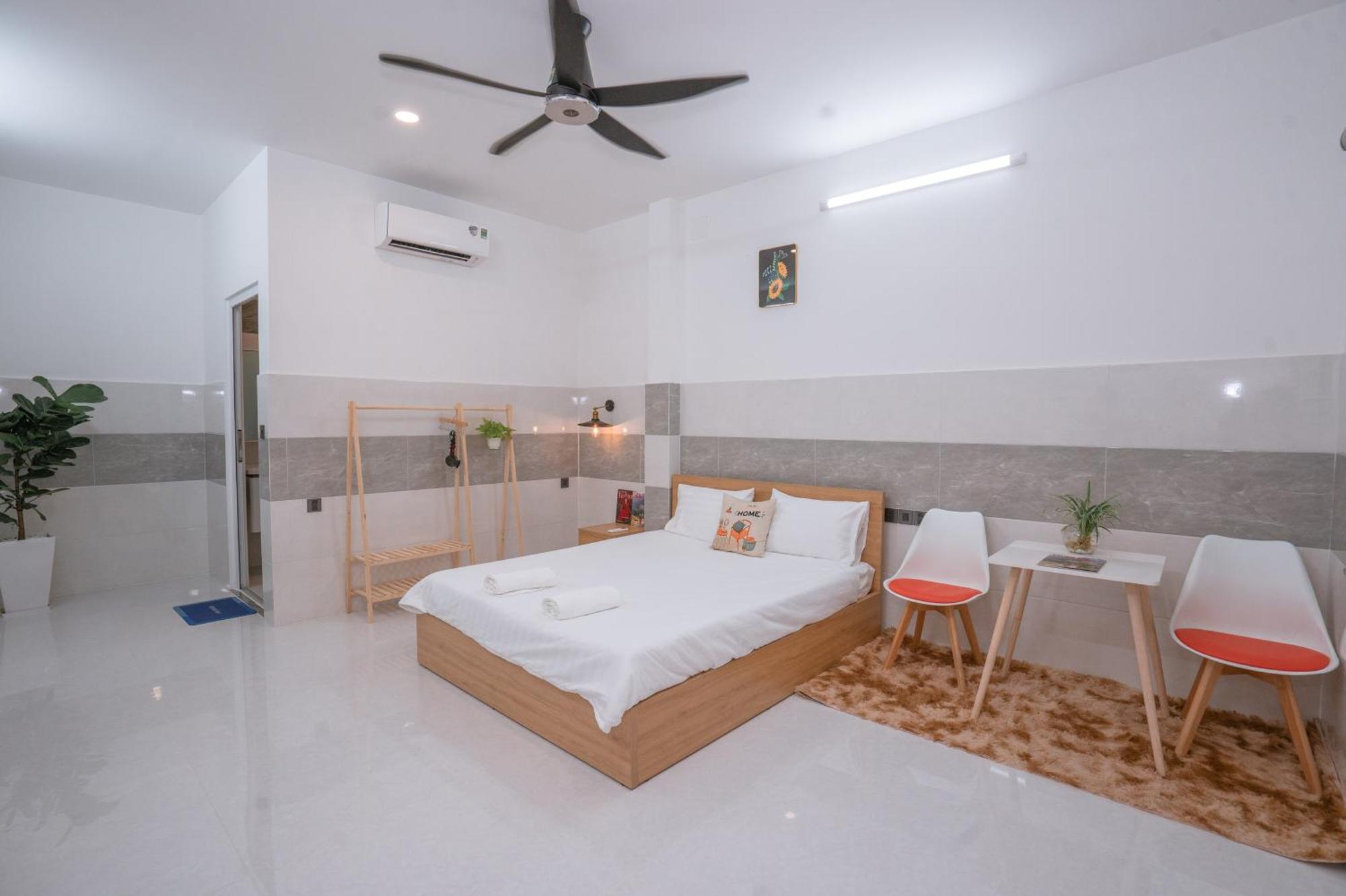 הו צ'י מין סיטי Aloha Saigon Premium Hostel By Local Travel Experts - Newly Opened, Less-Touristy Location, Spacious Rooms, Glass Shower Bathroom, Free Breakfast & Walking Tour מראה חיצוני תמונה