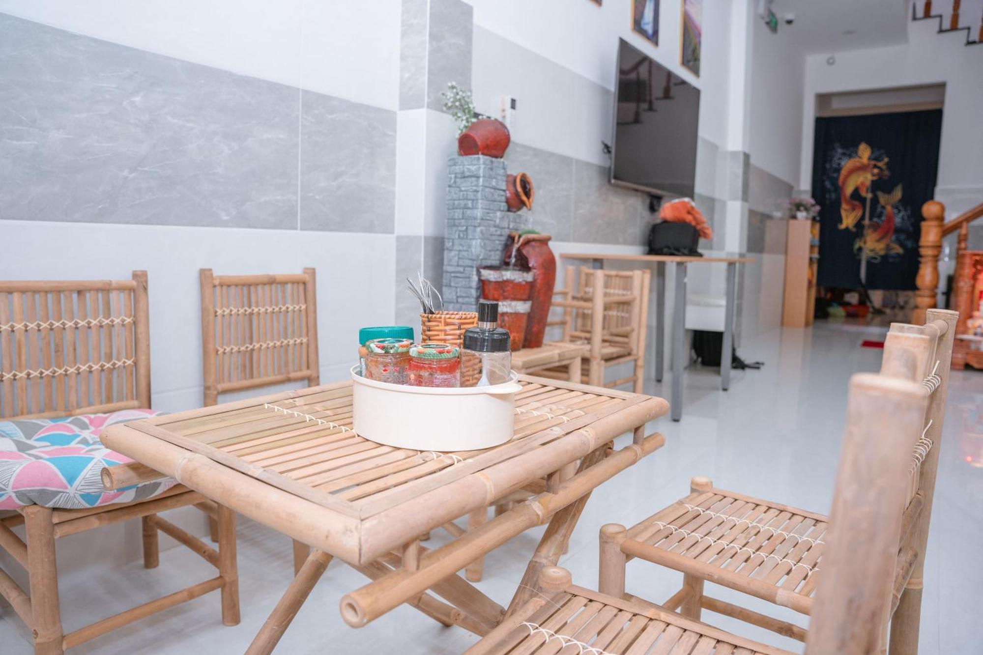 הו צ'י מין סיטי Aloha Saigon Premium Hostel By Local Travel Experts - Newly Opened, Less-Touristy Location, Spacious Rooms, Glass Shower Bathroom, Free Breakfast & Walking Tour מראה חיצוני תמונה
