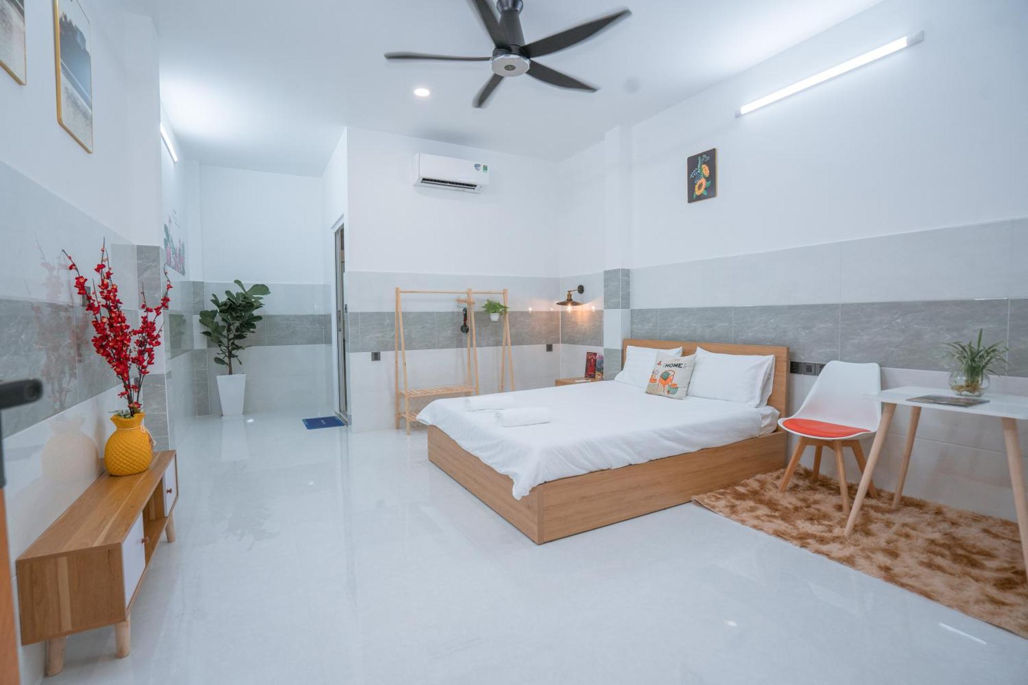 הו צ'י מין סיטי Aloha Saigon Premium Hostel By Local Travel Experts - Newly Opened, Less-Touristy Location, Spacious Rooms, Glass Shower Bathroom, Free Breakfast & Walking Tour מראה חיצוני תמונה