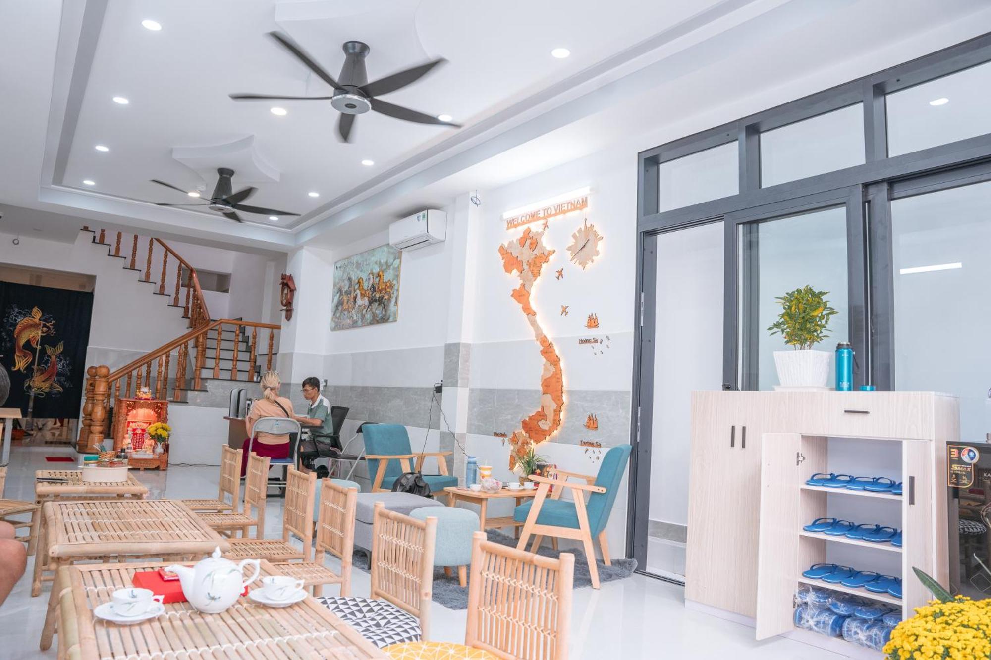 הו צ'י מין סיטי Aloha Saigon Premium Hostel By Local Travel Experts - Newly Opened, Less-Touristy Location, Spacious Rooms, Glass Shower Bathroom, Free Breakfast & Walking Tour מראה חיצוני תמונה